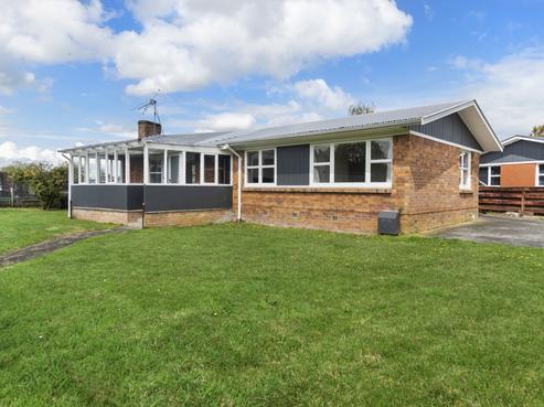 6 Maple Avenue, Dinsdale