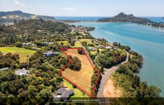 43 Main Road, Tairua