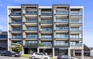 Contemporary Grey Lynn Office