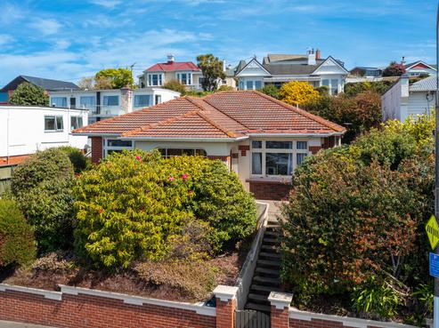 25 City Road, Roslyn