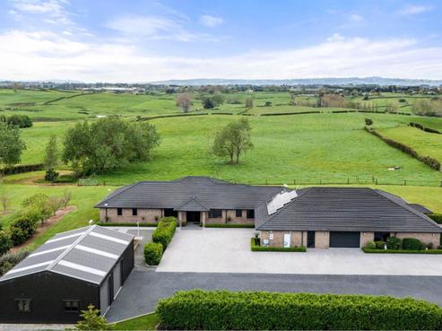 64 Hawthorne Lane, Kingseat