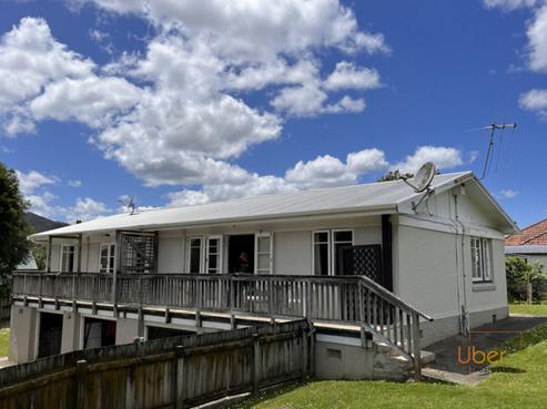 327 Western Hills Drive, Avenues