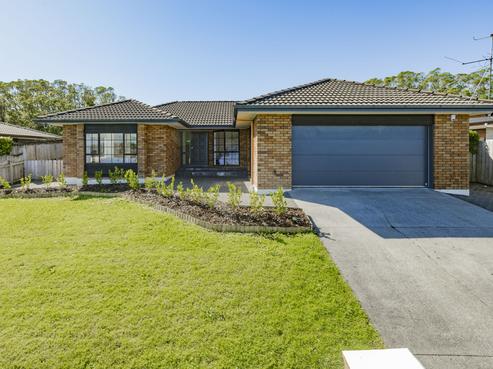 24 Summermist Drive, Northpark