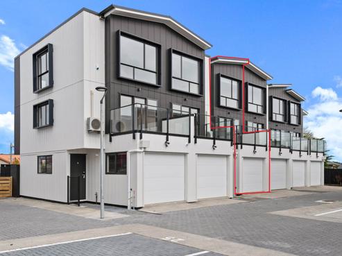 18 Red Arches Road, Henderson