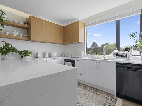 1B Fulton Crescent, Otara