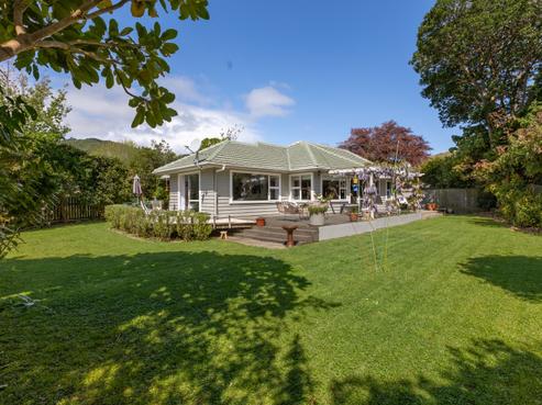 53 Karu Crescent, Waikanae