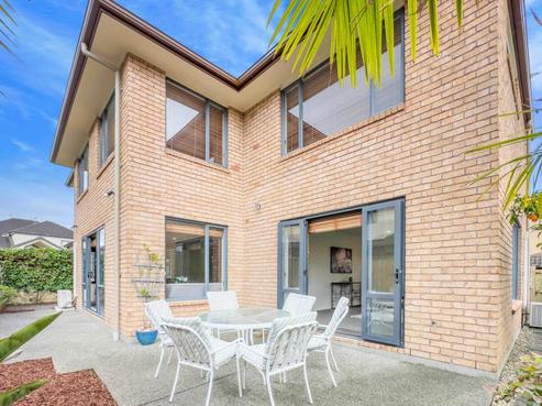 4 Bowmore Close, Flat Bush