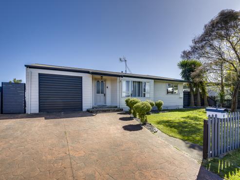 8 Spriggs Crescent, Greenmeadows