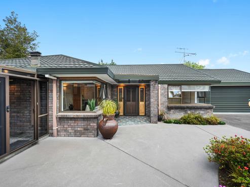 738A River Road, Chartwell