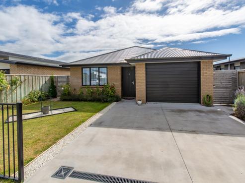 16 Hodgkinson Road, Pegasus