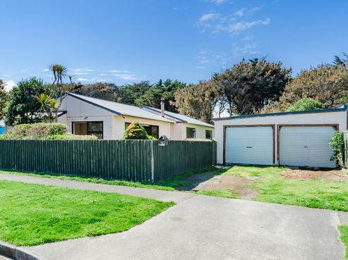26 Scott Avenue, Otaki Beach