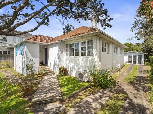 325 Lake Road, Hauraki