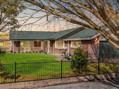 119 John F Kennedy Drive, Milson