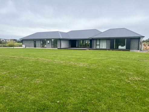 25 Inverurie Drive, Myross Bush
