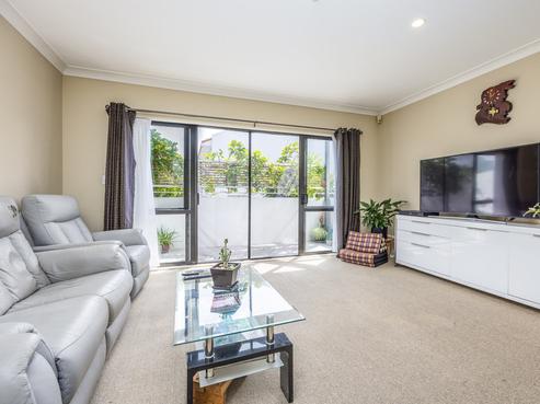 8/128 Stancombe Road, Flat Bush