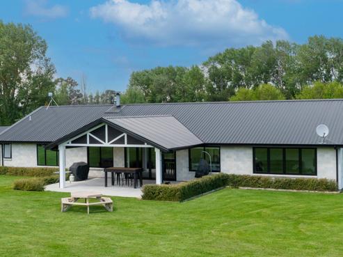 102 Lindsay Road, Waipukurau and Surrounds