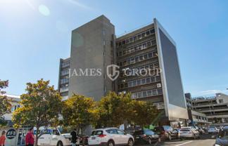 FITTED NEWMARKET OFFICE