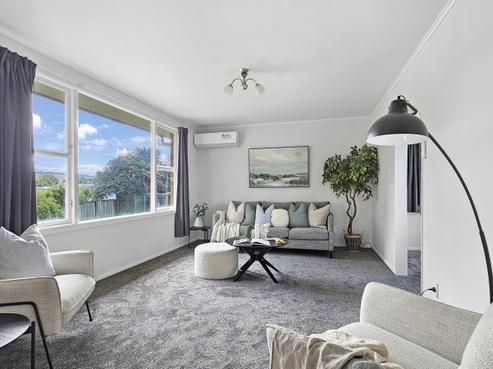 135 Sunset Road, Mangakakahi