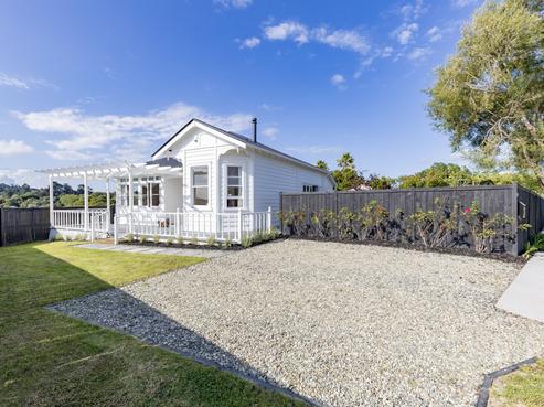6 Forlong Rise, Helensville