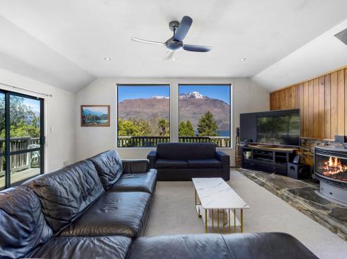 5 Williams Street, Fernhill/Sunshine Bay