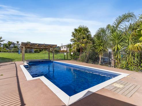 8 Karauria Lane, Orewa