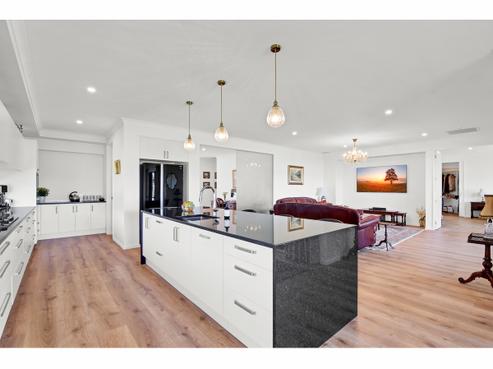9 Fantail Avenue, Amberley