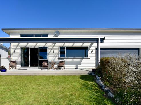 24 Johnston Crescent, Haast