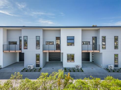 6 Equine Way, Brookfield