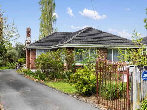 16 Tindall Crescent, Otara
