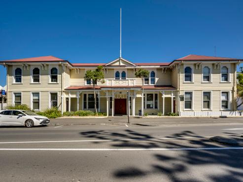 59 Marine Parade, Napier South