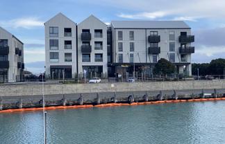 Premium tenancy in waterfront landmark building