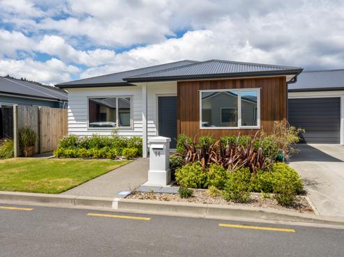 14 Ron Fawcett Way, Wainuiomata