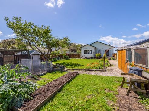 6 South Featherston Road, Featherston