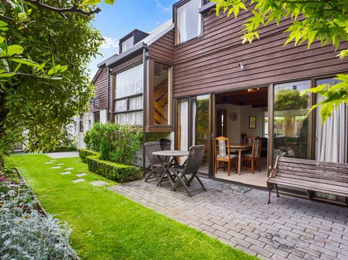 2/3 Celia Street, Redcliffs