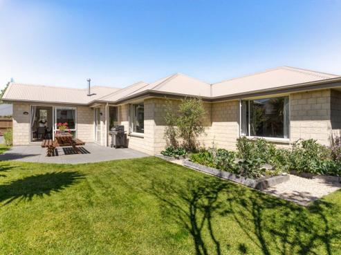 8 Sienna Court, Aidanfield