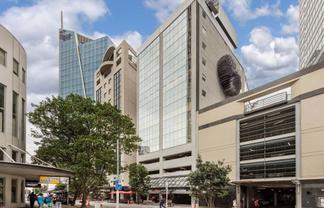 EXISTING MODERN OFFICE FITOUT
