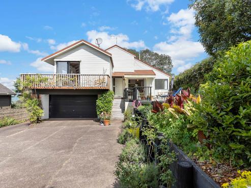1/68 Beach Road, Castor Bay