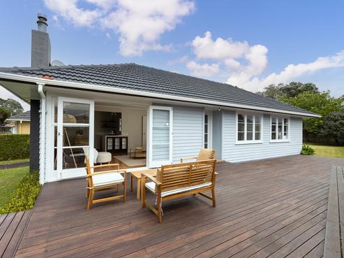 12 London Street, Te Atatu Peninsula