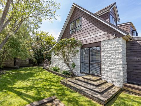 12 Gibbs Drive, Woodend
