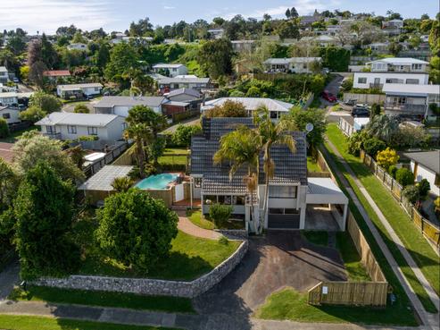 36 Jonathon Street, Brookfield