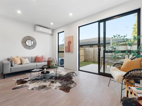 9/113 Te Atatu Road, Te Atatu South
