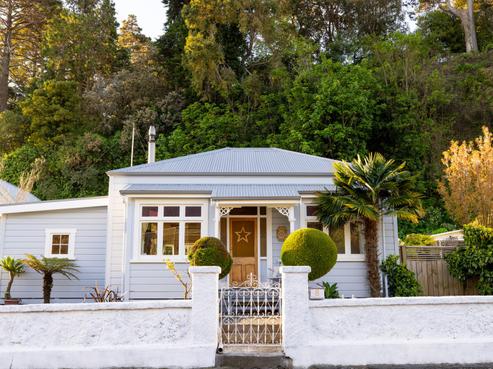 8 Coote Road, Napier Hill