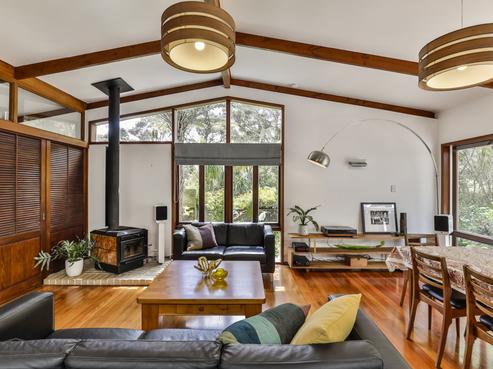 73 Woodfern Crescent, Titirangi