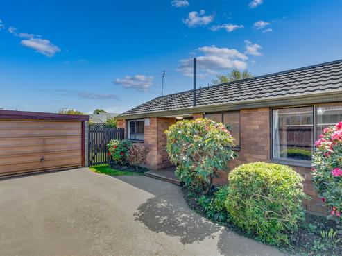 2/25 Withells Road, Avonhead