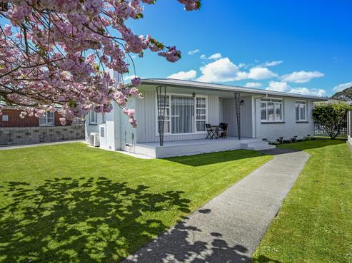 405 Nottingley Road, Frimley