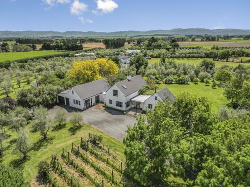 9/239 Lake Ferry Road, Martinborough