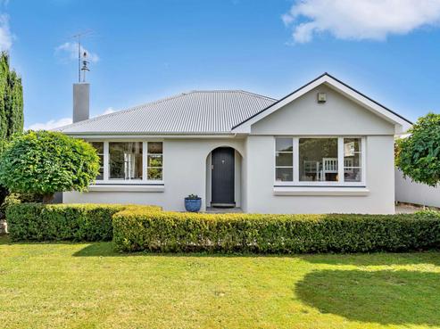 17 Sackville Street, Martinborough