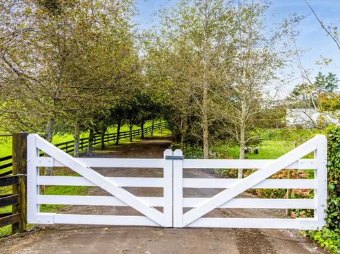 315 Tarata Road, Inglewood