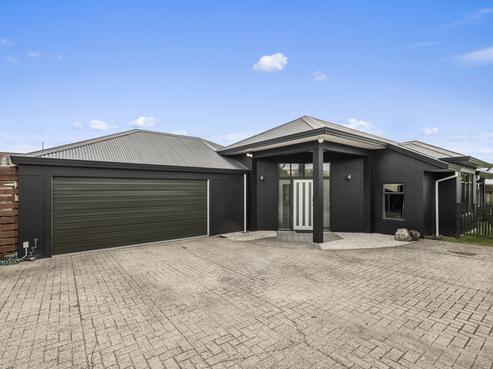 26 Carter Drive, Westbrook