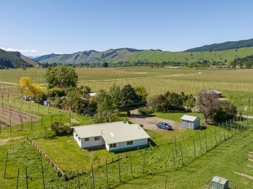 23 Old School Road, Tapawera